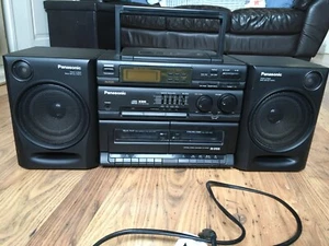 Panasonic RX-DT610 Vintage Boombox Portable Stereo CD Cassette Player Radio VGC - Picture 1 of 12