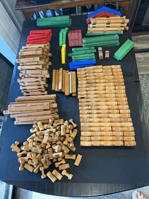 Lincoln Logs HUGE Lot 451 Pieces Wood And Plastic TONS of Different Pieces - Image 1 of 4