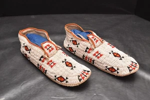 Handmade Native American Indian Moccasins Fully Beaded Shoes 10.75" - Picture 1 of 14