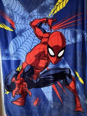 Marvel Spider Man 60 X 42 Throw Blanket In Good Condition - Image 1 of 4