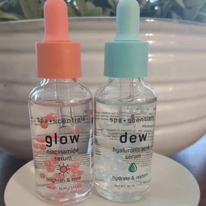 SPA SCENTIALS 2 PK- GLOW- DEW- 2 FACIAL SERUMS! BRAND NEW! 1 fl oz SO POPULAR! - Picture 1 of 3
