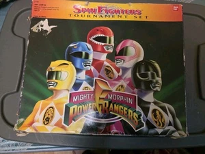 Mighty Morphin Power Rangers Spin Fighters Turnier Set mit extra Kämpfern -CIB- - Bild 1 von 7