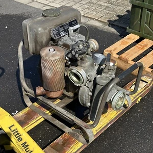 Tragkraftspritze/ Benzin Motorpumpe Ilo TS4/5, ehml. BW Bestand - Bild 1 von 6