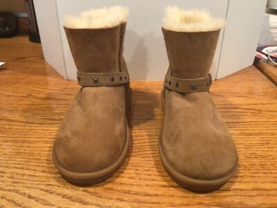 ¡NUEVO SIN CAJA! Kirkland Signature Niños Botas de Piel de Oveja Genuinas, EE. UU. K1 Foto 1 de 4