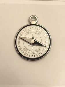 NerdyWolves Lost Compass Anstecknadel - inspiriert vom Song "Lost" von Wings - Bild 1 von 3