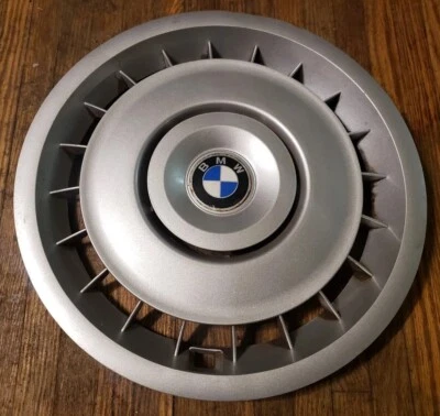 (1) OEM Used 1994-97 BMW E36 530i 540i 740i 750i 15" Hubcap Full Wheel Cover #C - Image 1 of 4