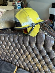 MSA Cairns Structural Firefighter Paramedic Helmet Thermoplastic - Picture 1 of 6