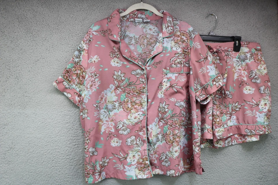 Cupcakes & Cashmere Pajama Set-Shorts-Size 1XL-Drawstring-Pockets - Image 1 of 4