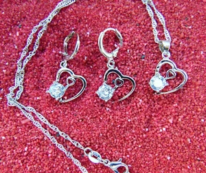 925 Silber Schmuck Set Weißes Herz AAA Zirkon Kette Anhänger Creolen Hochzeit - Bild 1 von 11
