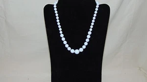 18" MULTI SIZED WHITE BEADS NECKLACES HONG KONG - Picture 1 of 8