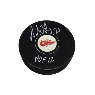 Disco Detroit Red Wings firmado por Adam Oates - Salón de la fama 12 Foto 1 de 2