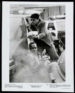 PREDATOR 2 Original Movie Press Photo Danny Glover Ruben Blades Sci-Fi - Picture 1 of 1