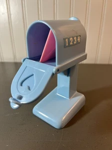 Buzón azul bebé casa de muñecas Playskool vintage con carta para familia amorosa - Imagen 1 de 8