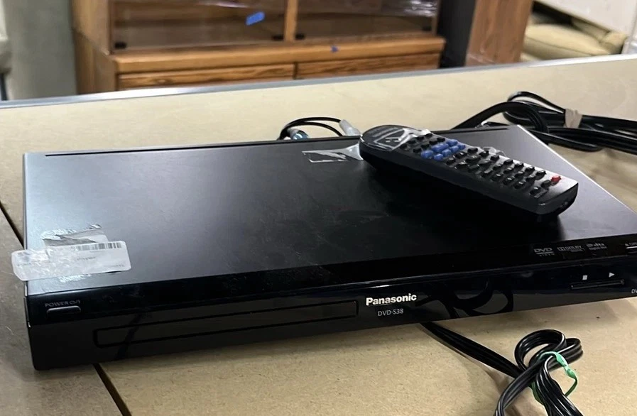 Panasonic DVD-S38 DVD CD Reproductor con Control Remoto y Cables a2 bv Foto 1 de 1