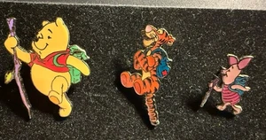Raro Disney Winnie the Pooh Tigger Piglet Senderismo Mochilas Prendedor Conjunto - Imagen 1 de 4