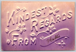 Postal Saludos cordiales desde aerografiado púrpura en relieve 1909 - Imagen 1 de 2