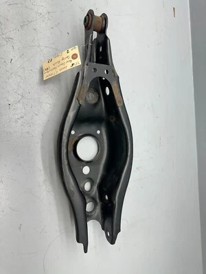 Brazo de control Lexus CT200H 2011-2017 paso trasero derecho muelle inferior percha OEM Foto 1 de 4