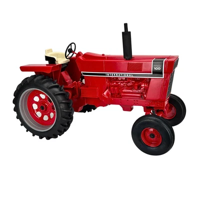 Tractor International Hydro 100 1/8 con raya negra, guardabarros delanteros y traseros anchos Foto 1 de 4