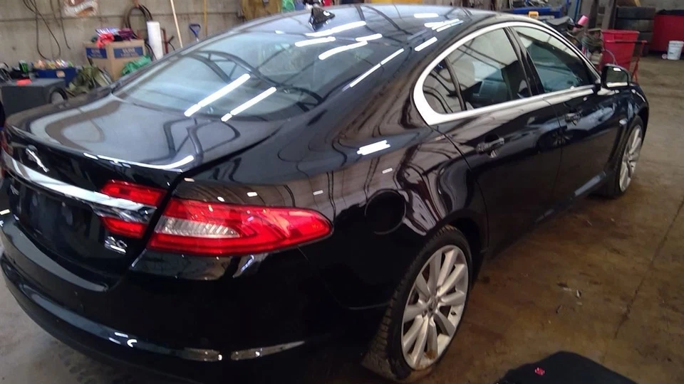 AC Compressor Fits 13-15 XF 6358832 - Image 1 of 4