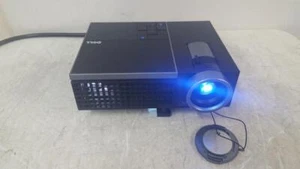 Dell M209X WK412 DLP HDMI Multimedia Projector 57 Lamp Hours Pixel Issue - Picture 1 of 6