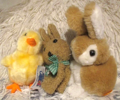 🐇 2 Plüsch 🥕 Oster Hasen  🐇 & 1 Plüschküken 🥕Uni Toy, Siso  🐇 14-17 cm 🥕 - Bild 1 von 4