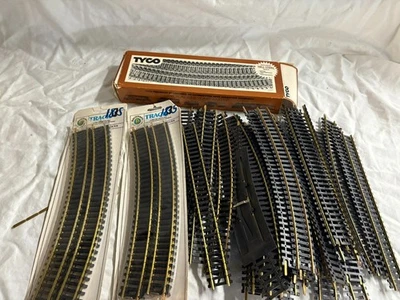 Vintage TYCO HO Scale TRU-STEEL Train Track 18" HUGE LOT - Image 1 of 4