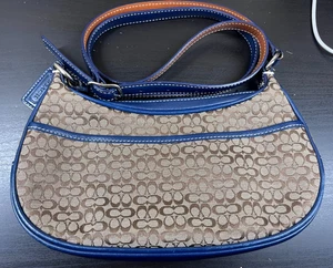 Hombro Hobo Coach Mini Signature con ribete azul - Imagen 1 de 8