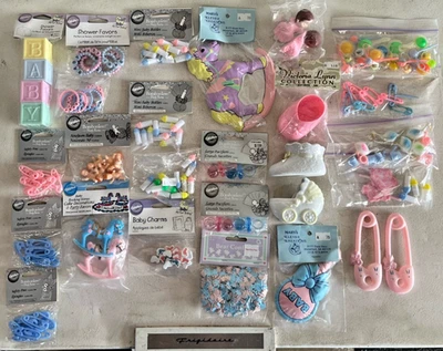 TOPPERS DECORATIVOS PARA PASTELES WILTON - ENORME NUEVO DE COLECCIÓN 180+ LOTE DE BABY SHOWER - WILTONS Foto 1 de 4