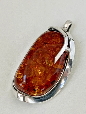 Huge  Sterling Silver Amber Pendant Length 6cm , Weight 29.6g - Image 1 of 4