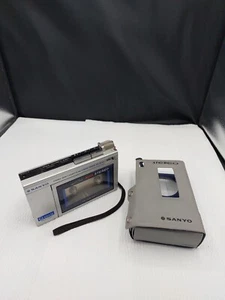 Vintage Sanyo Mini Cassette Recorder Model M-G4 FOR PARTS or REPAIR ONLY m/Japan - Picture 1 of 16