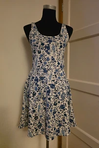 H&M White & Blue Floral Summery Stretch Fit & Flare Vest Dress eur Size 40 8 10? - Picture 1 of 14