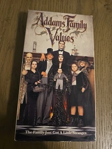 Addams Family Values (VHS, 1993) Comedy, Anjelica Huston, Raul Julia, Carol Kane - Picture 1 of 7