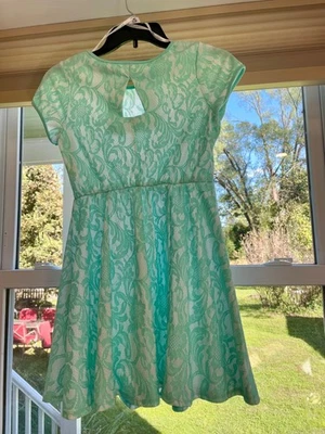 Mint colored dress size small - Image 1 of 4