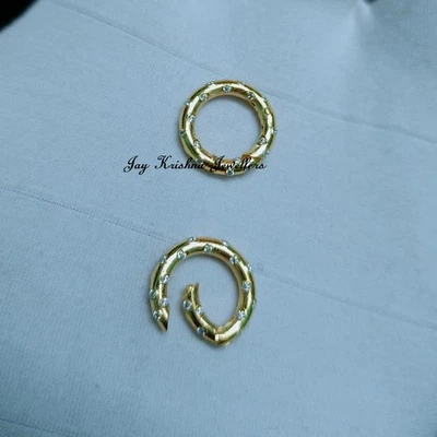 Brazalete, collar mosquetón de diamantes de laboratorio de cuatro lados con cierre a presión de oro de 14k Foto 1 de 4