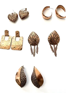 LOTE de pendientes en tono cobre Estate corazón colgante aro algunos respaldos faltantes de colección - Imagen 1 de 12