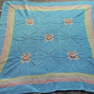 Coperta floreale fatta a mano all'uncinetto - Foto 1 di 8