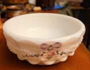 Westmoreland Glass Berry / Nappy Bowl / Jam H.P. Roses & Bows Signed bottom - Photo 1/5