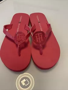 Tommy Hilfiger Flip Flops Zehentrenner Gr.(US 6) D-36,5-37 .Metal TH Logo. NEU! - Bild 1 von 12