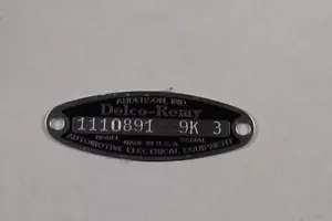 Corvette y CHEV 1110891 1957-61 etiqueta de identificación de distribuidor con remaches fecha a elección 2x4 nuevo - Imagen 1 de 1