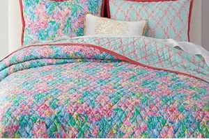 POTTERY BARN Lilly Pulitzer FAN SEA PANTS Full Quilt Blanket Reversible Cotton - Picture 1 of 8