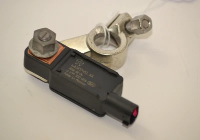 Датчик аккумулятора моторного отсека DODGECHALLENGER 2015-2020 годов выпуска 68322481AA от оригинального производителя - Изображение 1 из 2