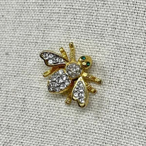 Joan Rivers Bumblebee Pin Gold Tone Green Eyes Classics Collection Bee Broach - Picture 1 of 3