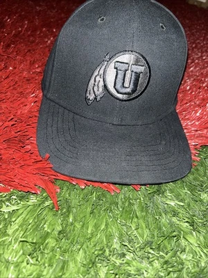 Under Armour Hat Fitted Xl To Two Xl Utah University - Image 1 of 4