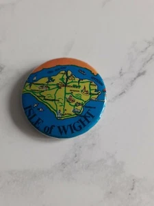 Isle Of Wight Vintage Badge - Picture 1 of 3