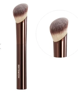 Hourglass Ambient Soft Glow Foundation Brush Full Size NIB 100%Authentic - Picture 1 of 5
