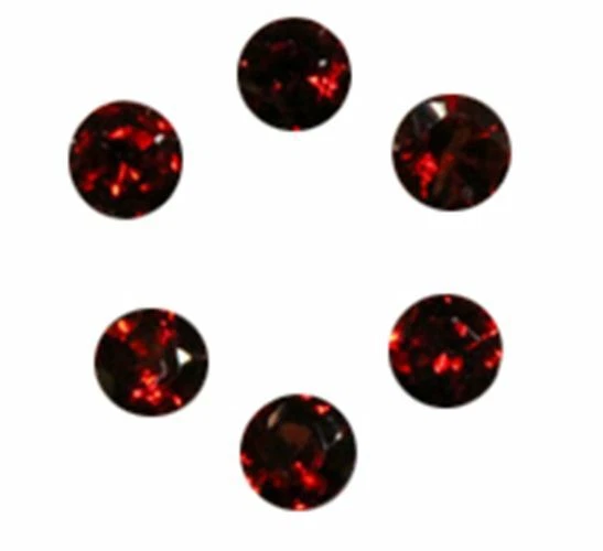 Natural Super Fine Red Garnet Melee - Round Diamond Cut - Mozambique - AAAA Grad - Image 1 of 1