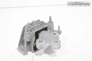 17-24 CHRYSLER PACIFICA FRONT LEFT TRANSMISSION FRAME MOUNT BRACKET SUPPORT OEM - Picture 1 of 6