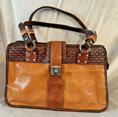 M.C. Bolso de hombro Marc Chantal de cuero vaquero occidental tejido en relieve Foto 1 de 4