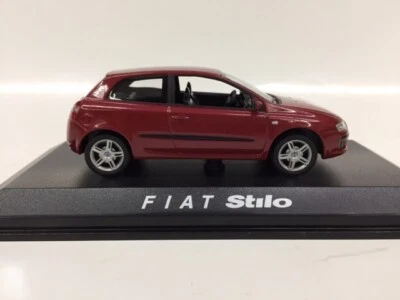 1:43 NOREV 771011 FIAT STILO  - Immagine 1 di 4