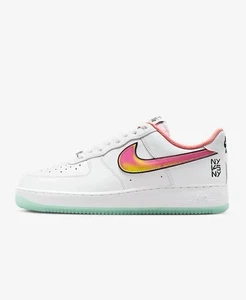 Nike Air Force 1 '07 PRM 'NY vs. NY' White Crimson Pulse Green Glow IH4962-100 - Picture 1 of 6